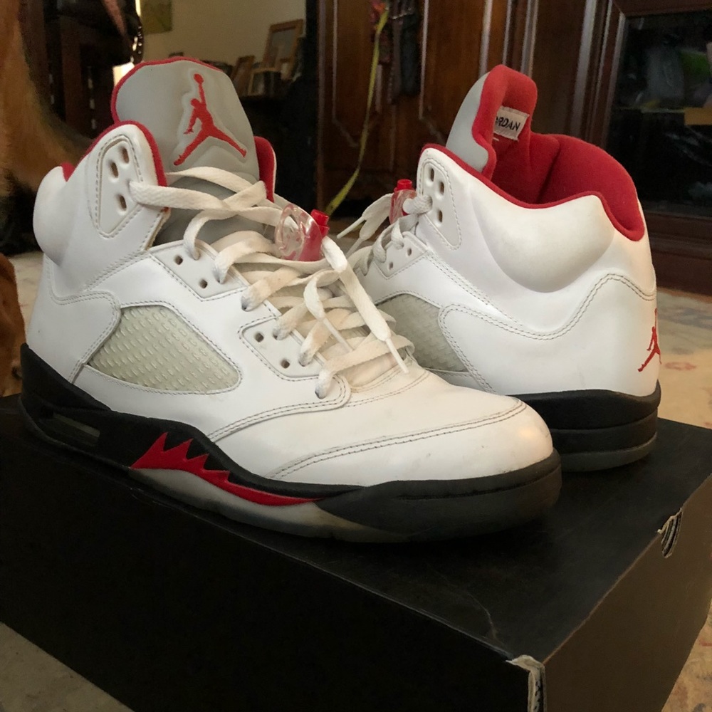 [SOLD] Jordan retro 5 fire red 2013 release